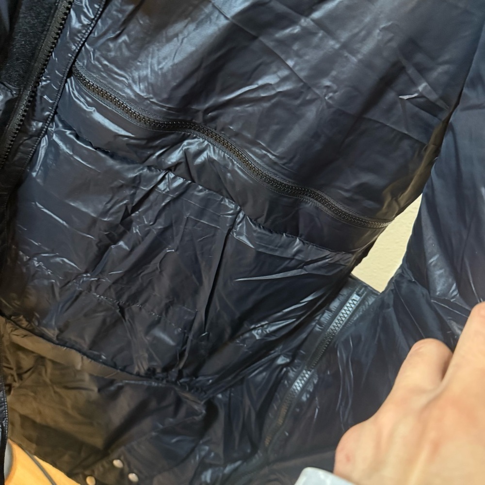 Men's Black Puffer Vest - Picture 13 of 14